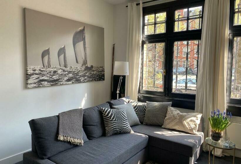 تختخواب و صبحانه Amstel Boutique Studio