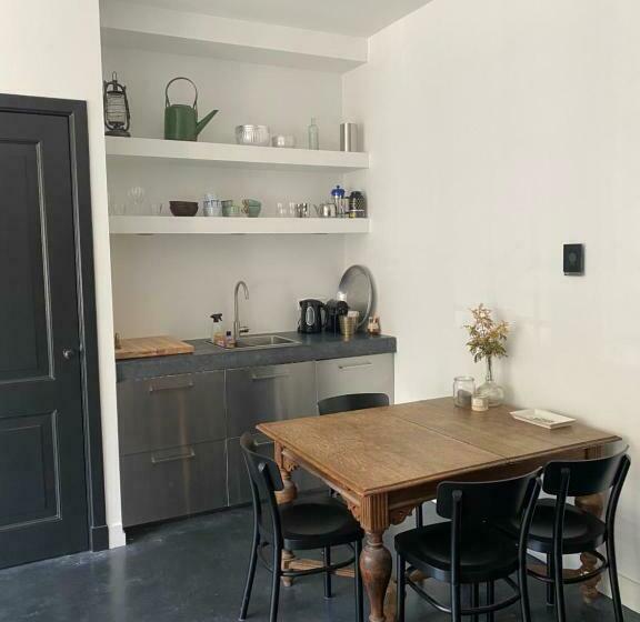 تختخواب و صبحانه Amstel Boutique Studio