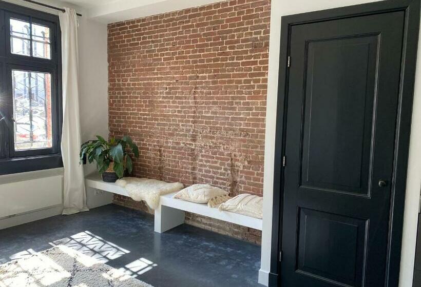 تختخواب و صبحانه Amstel Boutique Studio