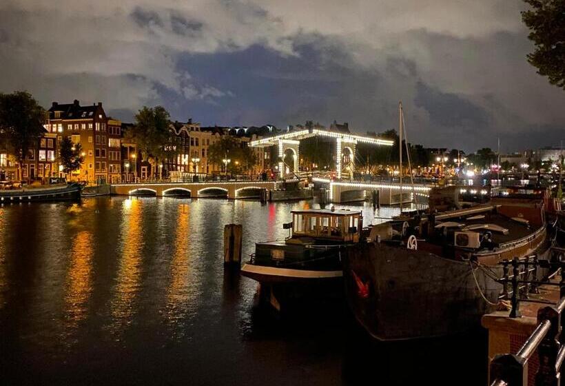 تختخواب و صبحانه Amstel Boutique Studio