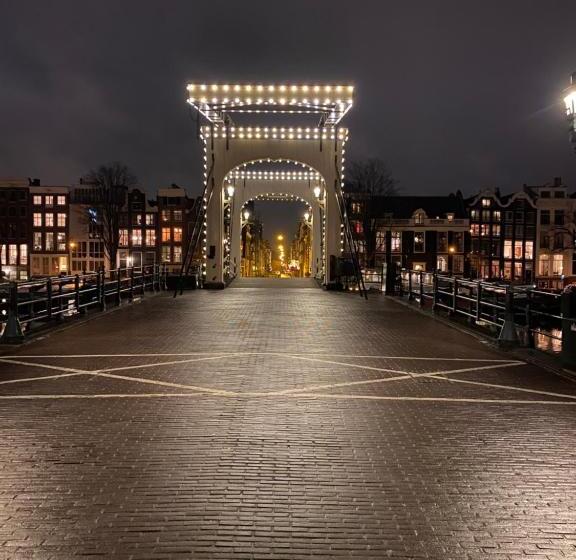 تختخواب و صبحانه Amstel Boutique Studio