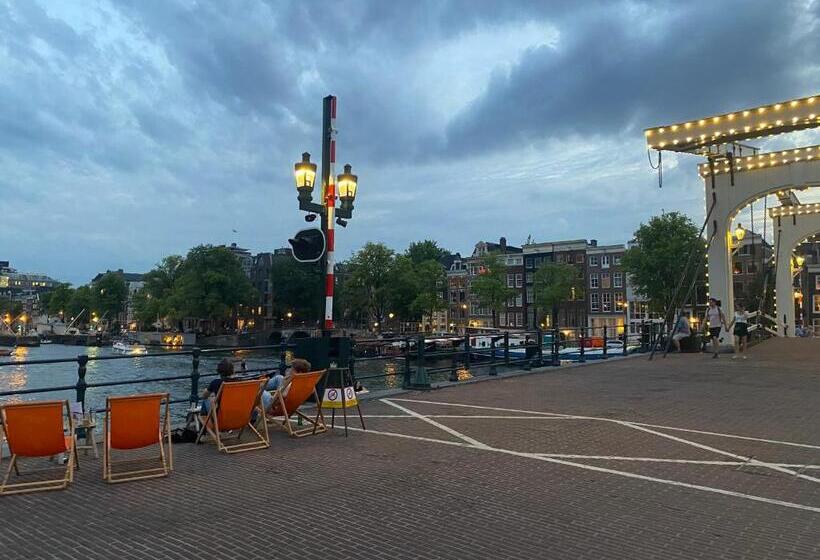 تختخواب و صبحانه Amstel Boutique Studio