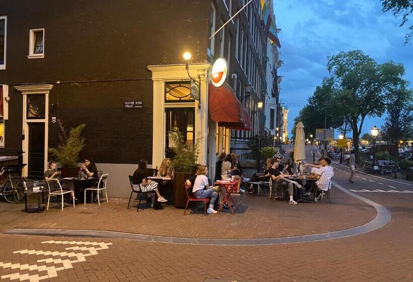 تختخواب و صبحانه Amstel Boutique Studio