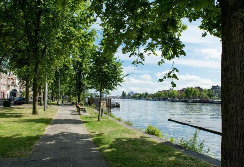 تختخواب و صبحانه Amstel Boutique Studio