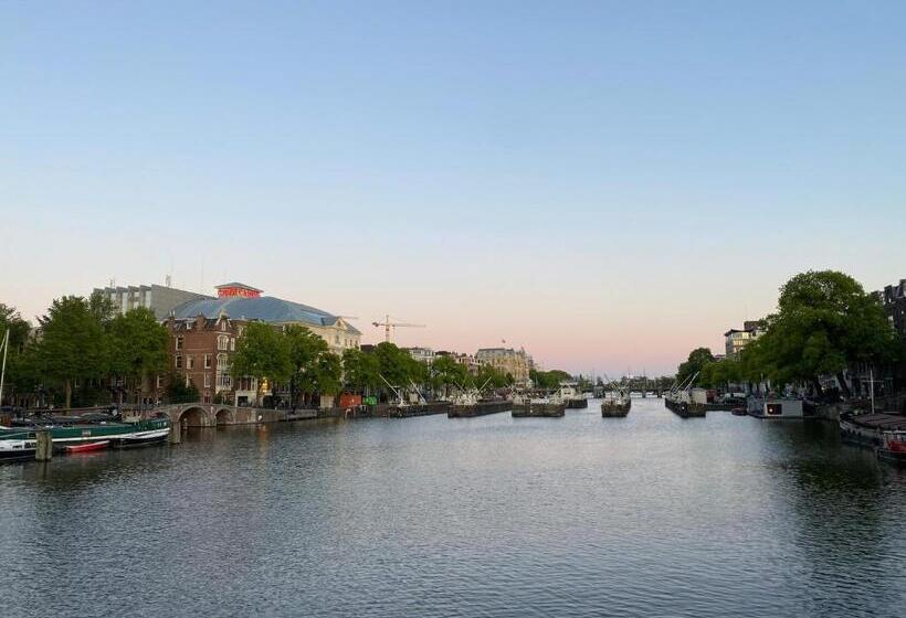 تختخواب و صبحانه Amstel Boutique Studio