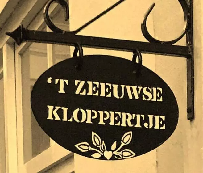 Aamiaismajoitus (B&B) Bijzonder Overnachten Tzeeuwse Kloppertje