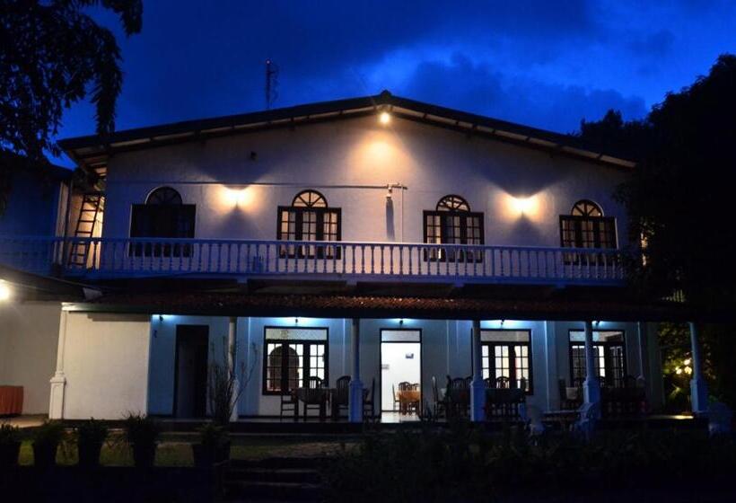 Hotel Breeta S Garden