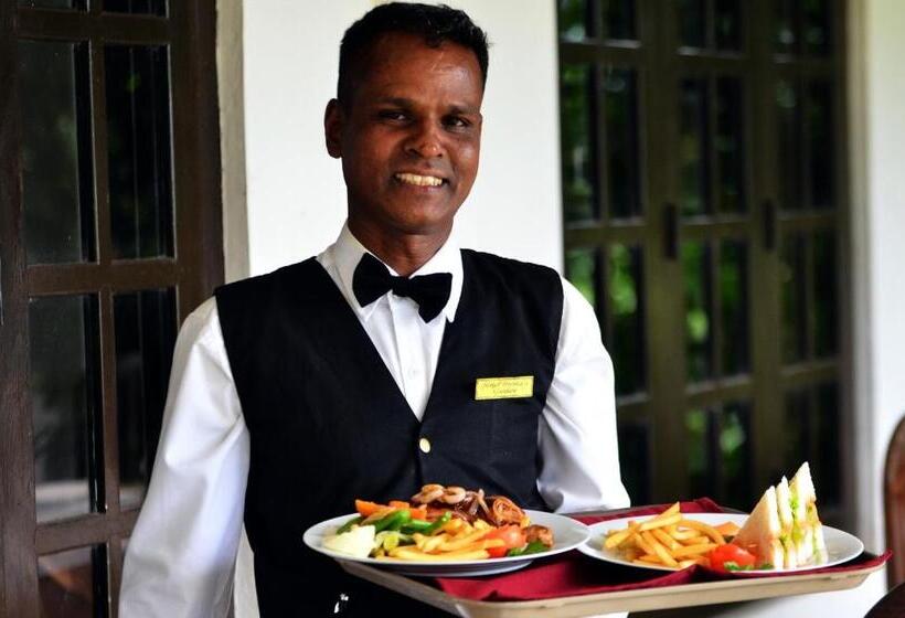 Hotel Breeta S Garden