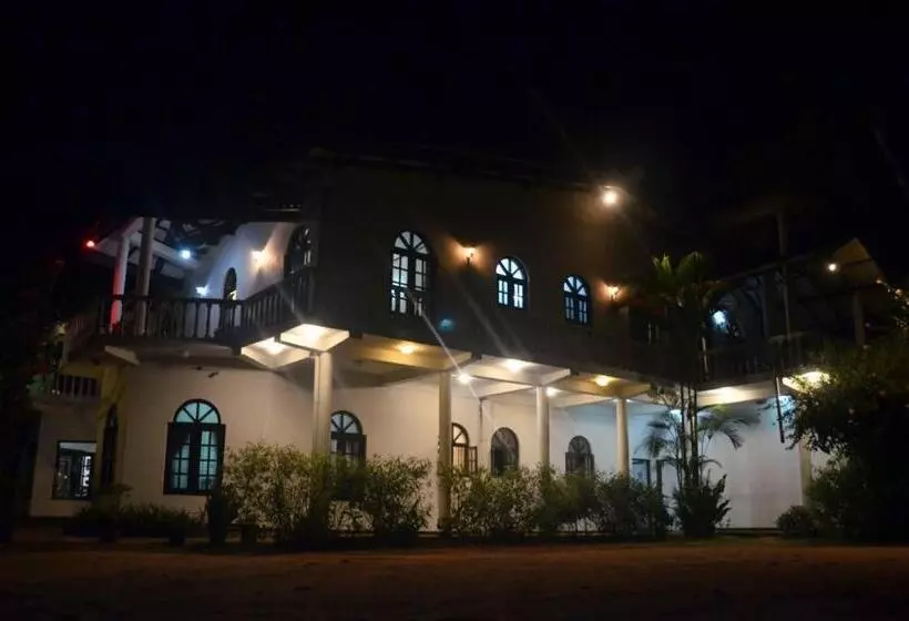 Hotelli Breeta S Garden