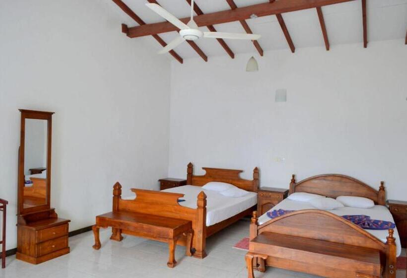 Hotel Breeta S Garden