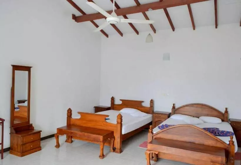 Hotelli Breeta S Garden