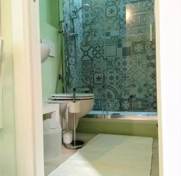 پانسیون Awroom