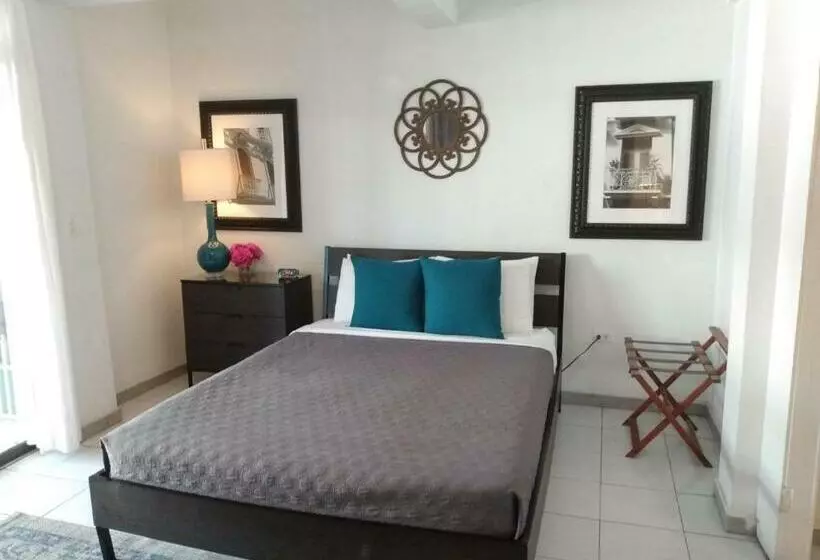 پانسیون Trinitaria House