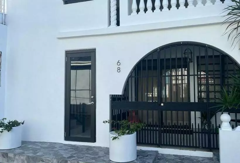 پانسیون Trinitaria House