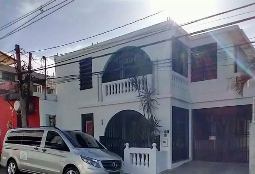 پانسیون Trinitaria House