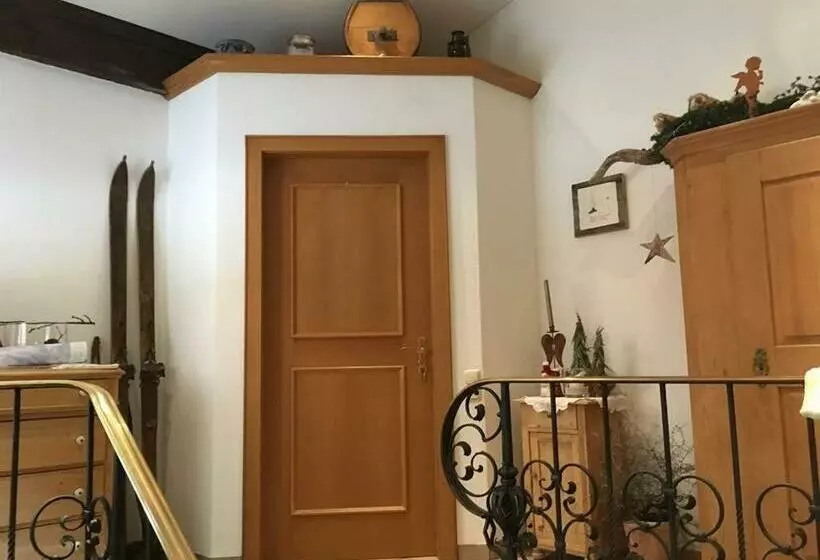 ペンション Zani Helga