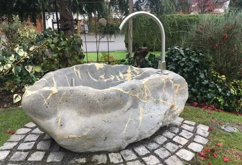 ペンション Zani Helga