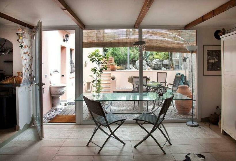 تختخواب و صبحانه App Spiaggia Bianca