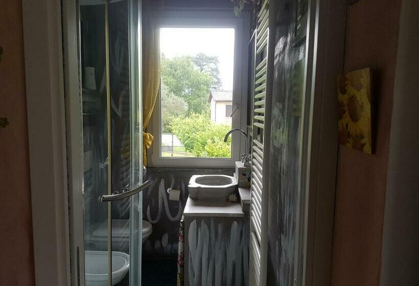 تختخواب و صبحانه App Spiaggia Bianca