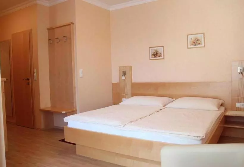 Aamiaismajoitus (B&B) Haus Renée