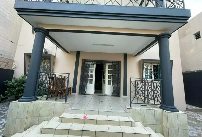 تختخواب و صبحانه Mc Location