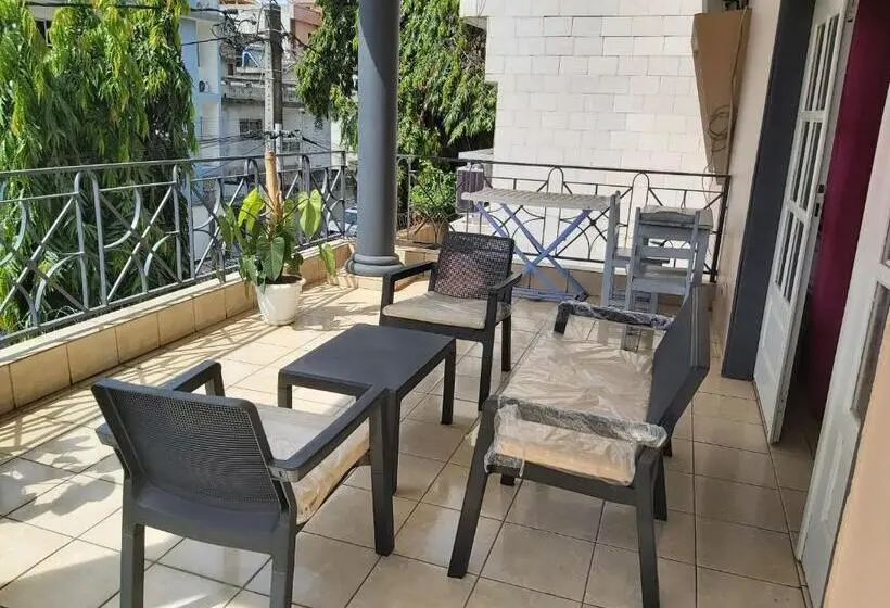 تختخواب و صبحانه Mc Location