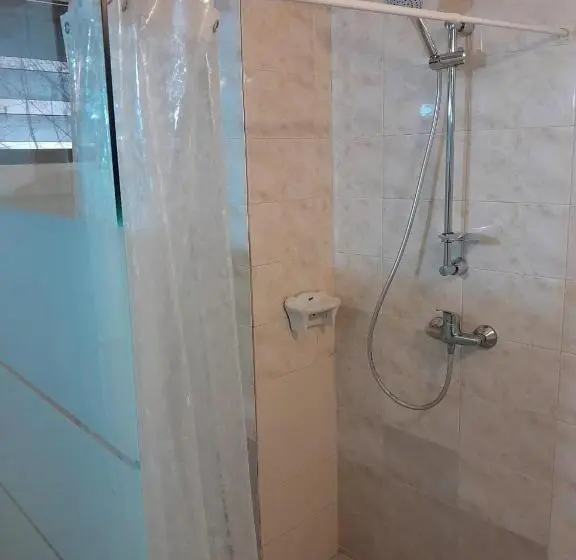 تختخواب و صبحانه Mc Location