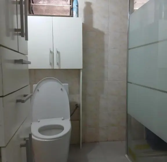 تختخواب و صبحانه Mc Location