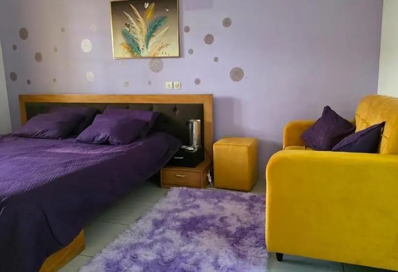 تختخواب و صبحانه Mc Location