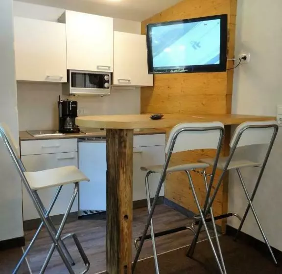 Bhome Gästehaus B&b / Apartments