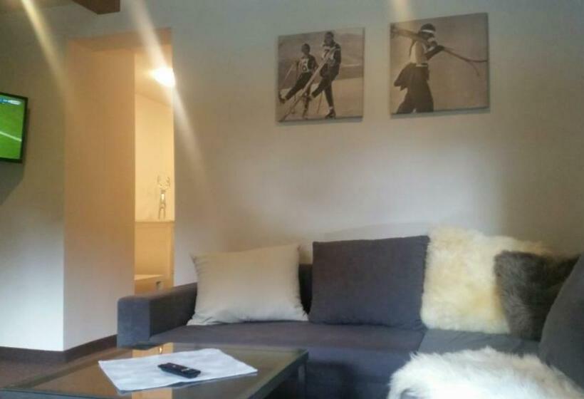 Bhome Gästehaus B&b / Apartments