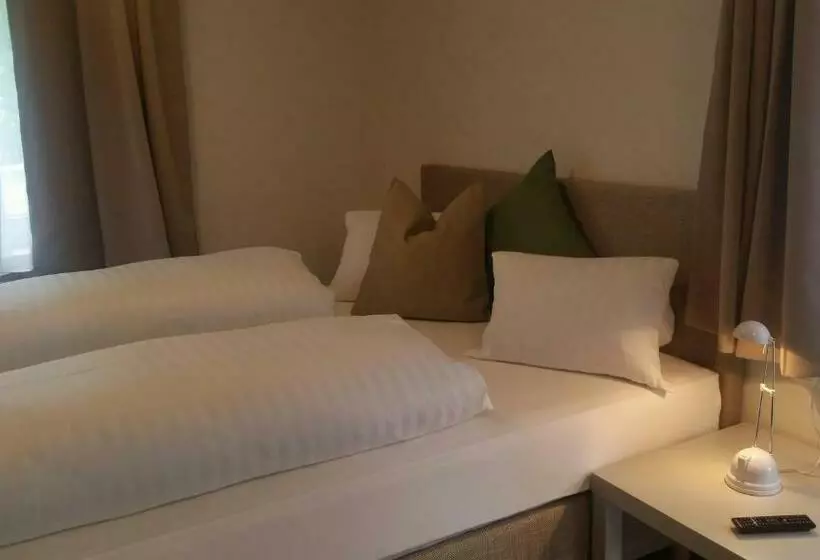 Bhome Gästehaus B&b / Apartments