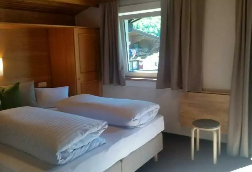 Bhome Gästehaus B&b / Apartments