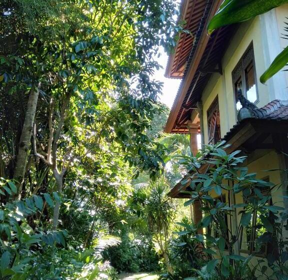 Prasanti Bed & Breakfast