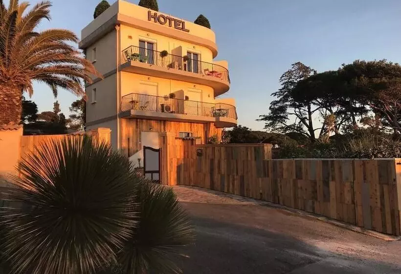 Hôtel Almanarre Plage   Hôtel Eco Responsable Face à La Mer