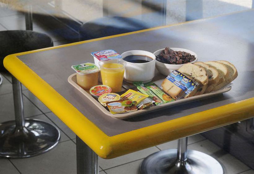 Egg Hotel Goussainville