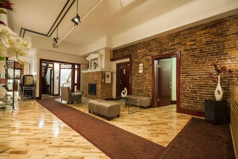 Отель Abri Du Voyageur