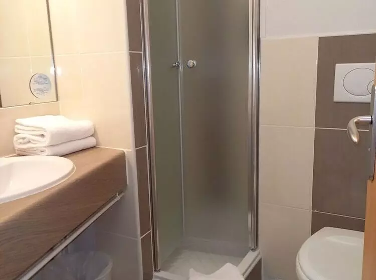 B&b Hotel Saint Etienne Monthieu