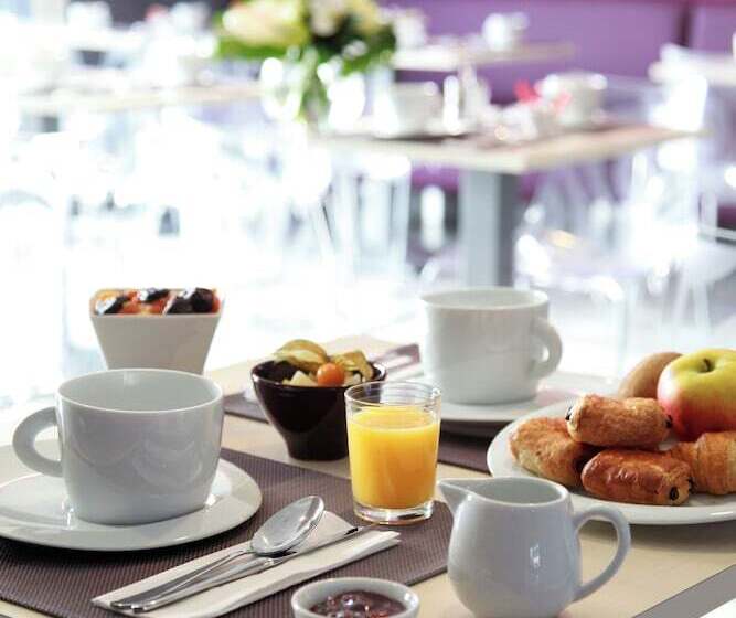 Brit Hotel Vannes Theix