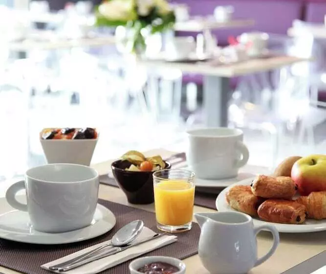 Brit Hotel Vannes Theix