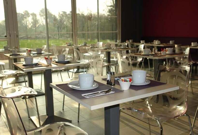 Brit Hotel Vannes Theix