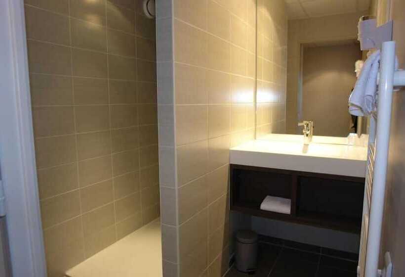 Brit Hotel Vannes Theix