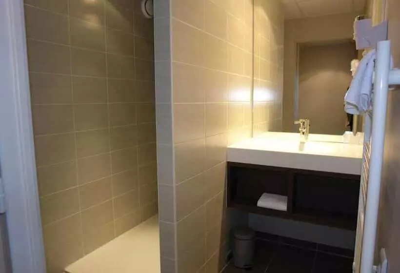 Brit Hotel Vannes Theix