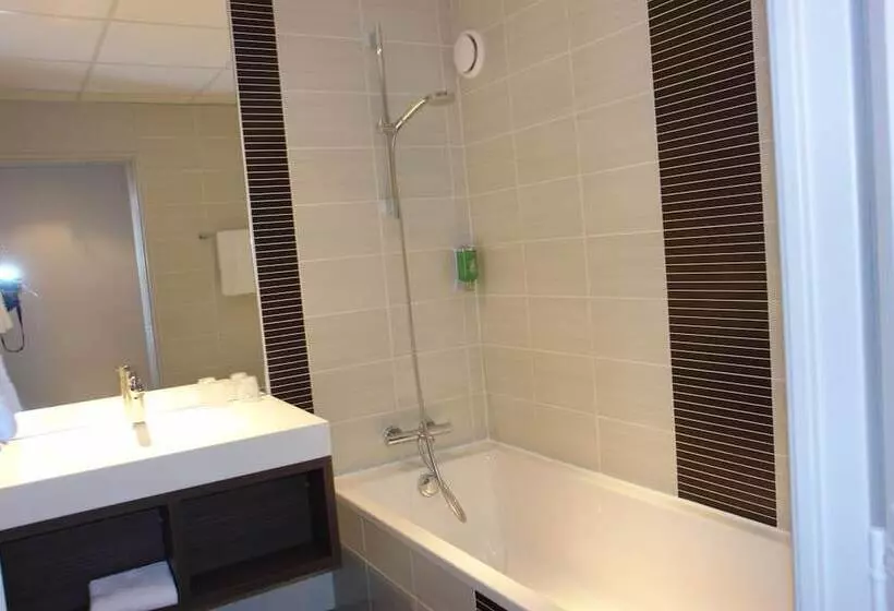 Brit Hotel Vannes Theix