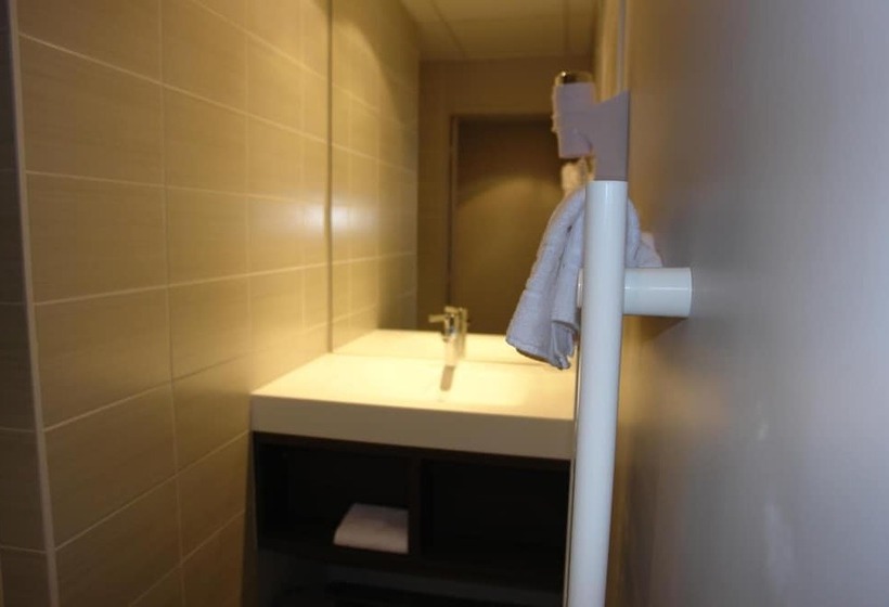 Brit Hotel Vannes Theix