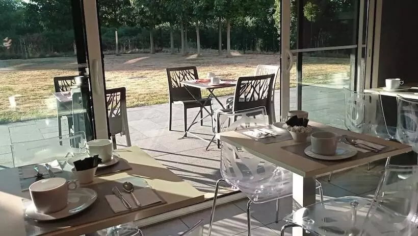 Brit Hotel Vannes Theix