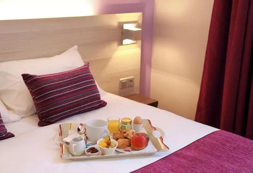 Brit Hotel Vannes Theix