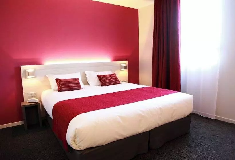 Brit Hotel Vannes Theix