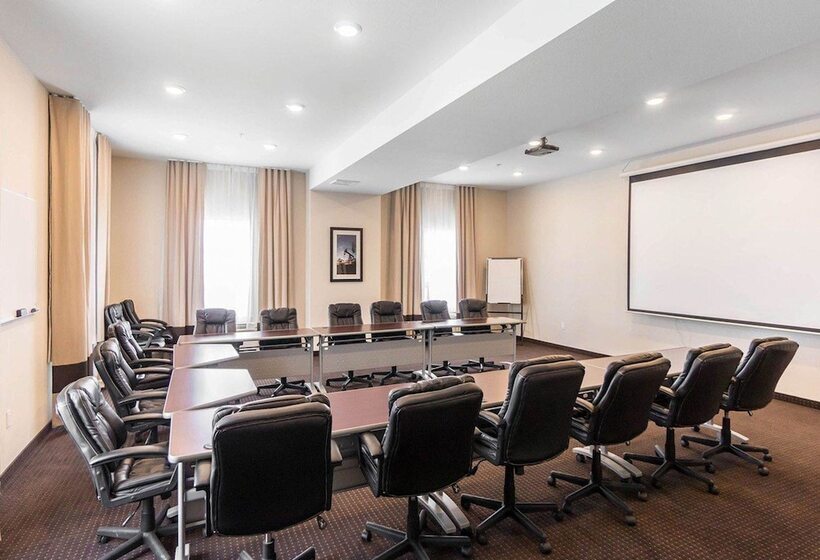 호텔 Comfort Inn & Suites