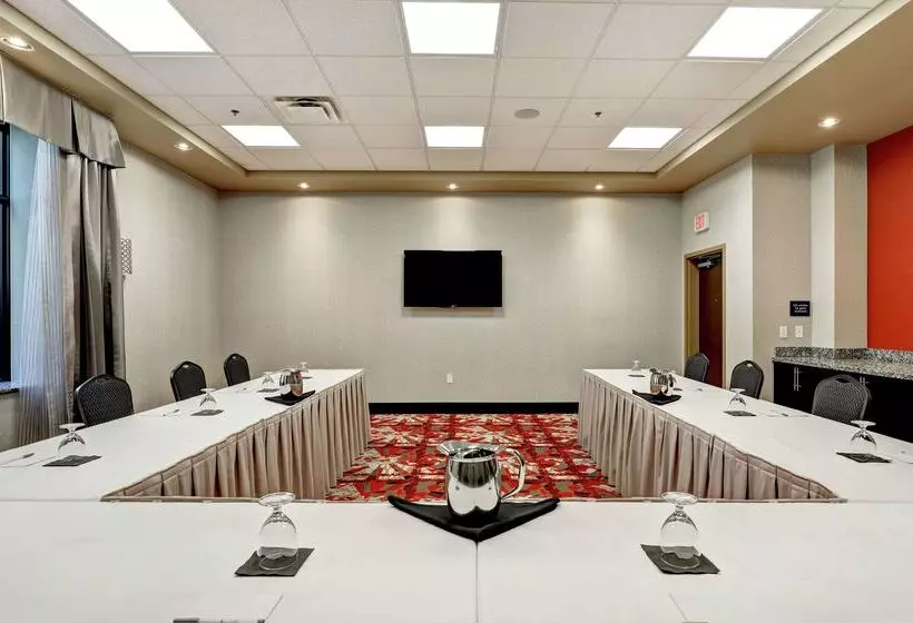 Otel Hampton Inn By Hilton Chilliwack